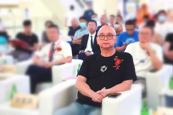 索菲亚·墙地一体