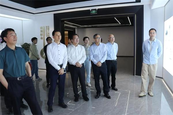王力门业 | 浙江省委党校进修班干部走进王力调研